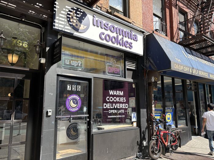 Insomnia Cookies